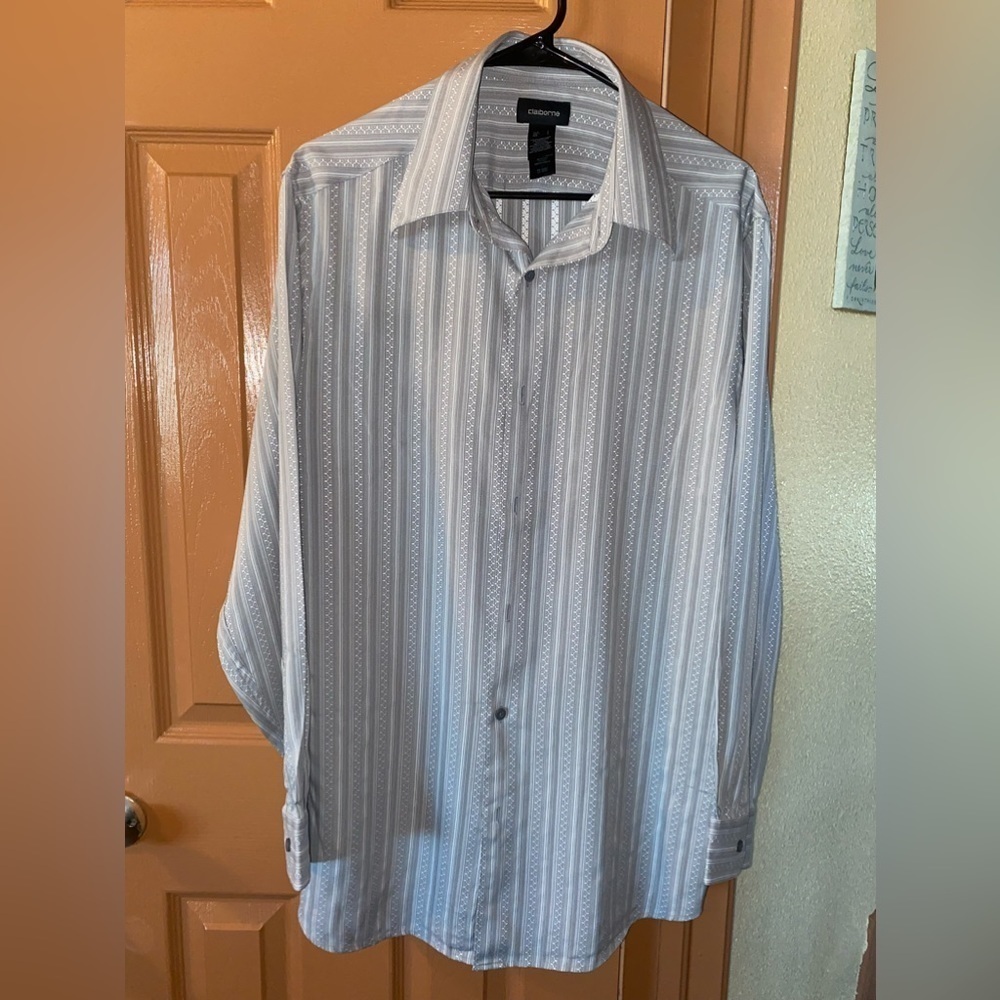 Claiborne - EUC - Mens Large Dress Shirt